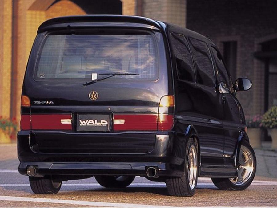  Toyota Granvia by WALD 1995 года  (фото 2 из 2)